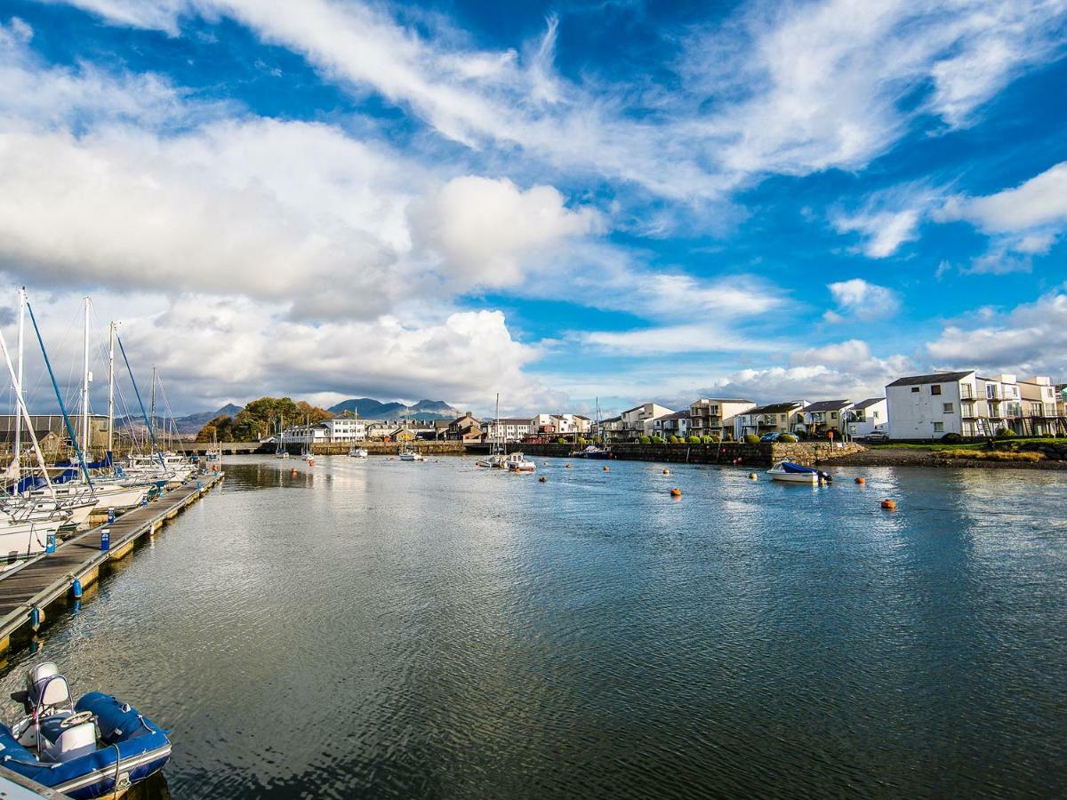 The Captain'S Bank Porthmadog Exterior photo